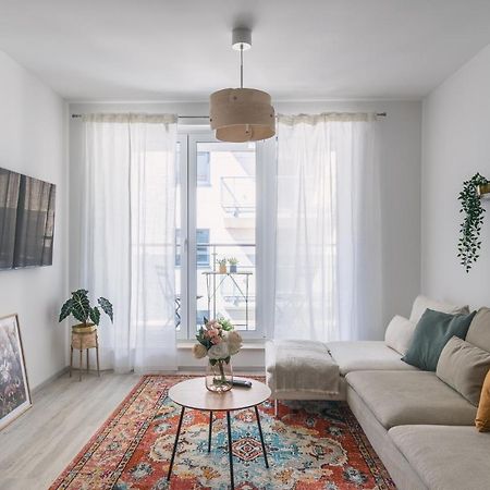 Corvin Apartment With Balcony And Ac Budapest Luaran gambar
