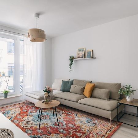 Corvin Apartment With Balcony And Ac Budapest Luaran gambar
