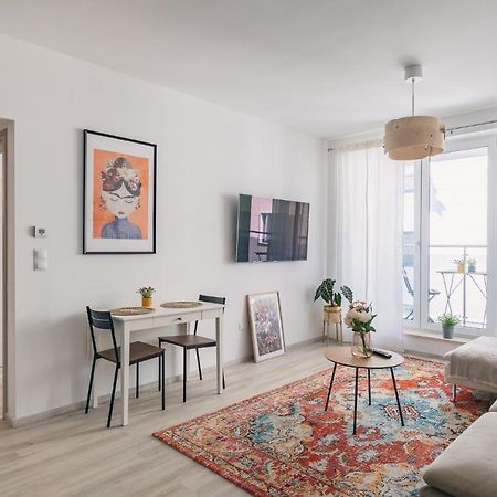 Corvin Apartment With Balcony And Ac Budapest Luaran gambar