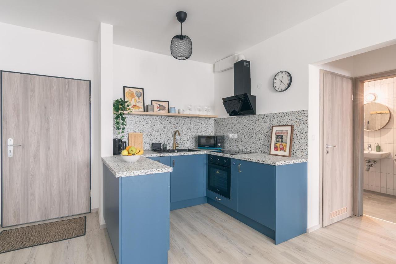 Corvin Apartment With Balcony And Ac Budapest Luaran gambar