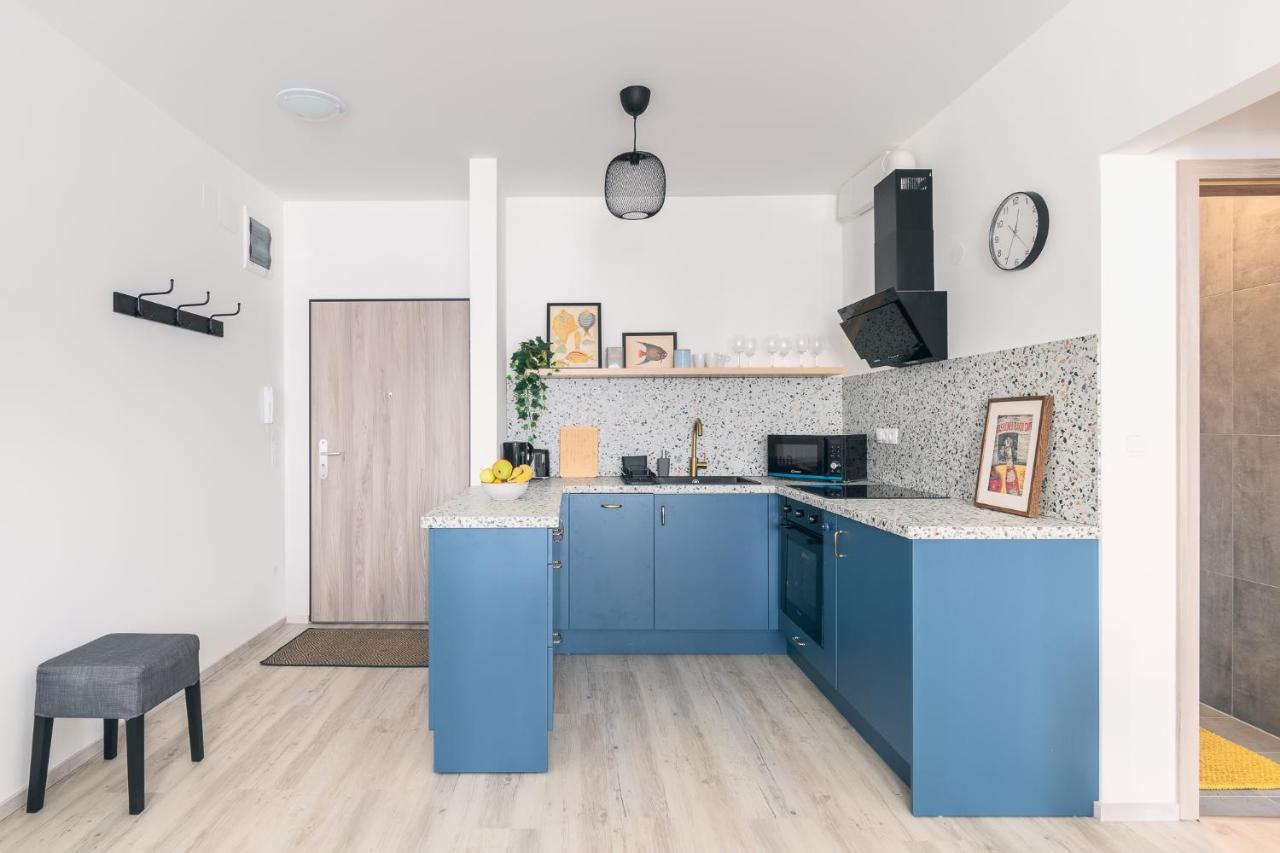 Corvin Apartment With Balcony And Ac Budapest Luaran gambar