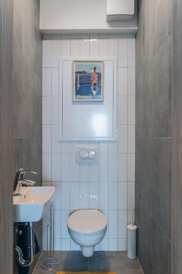 Corvin Apartment With Balcony And Ac Budapest Luaran gambar